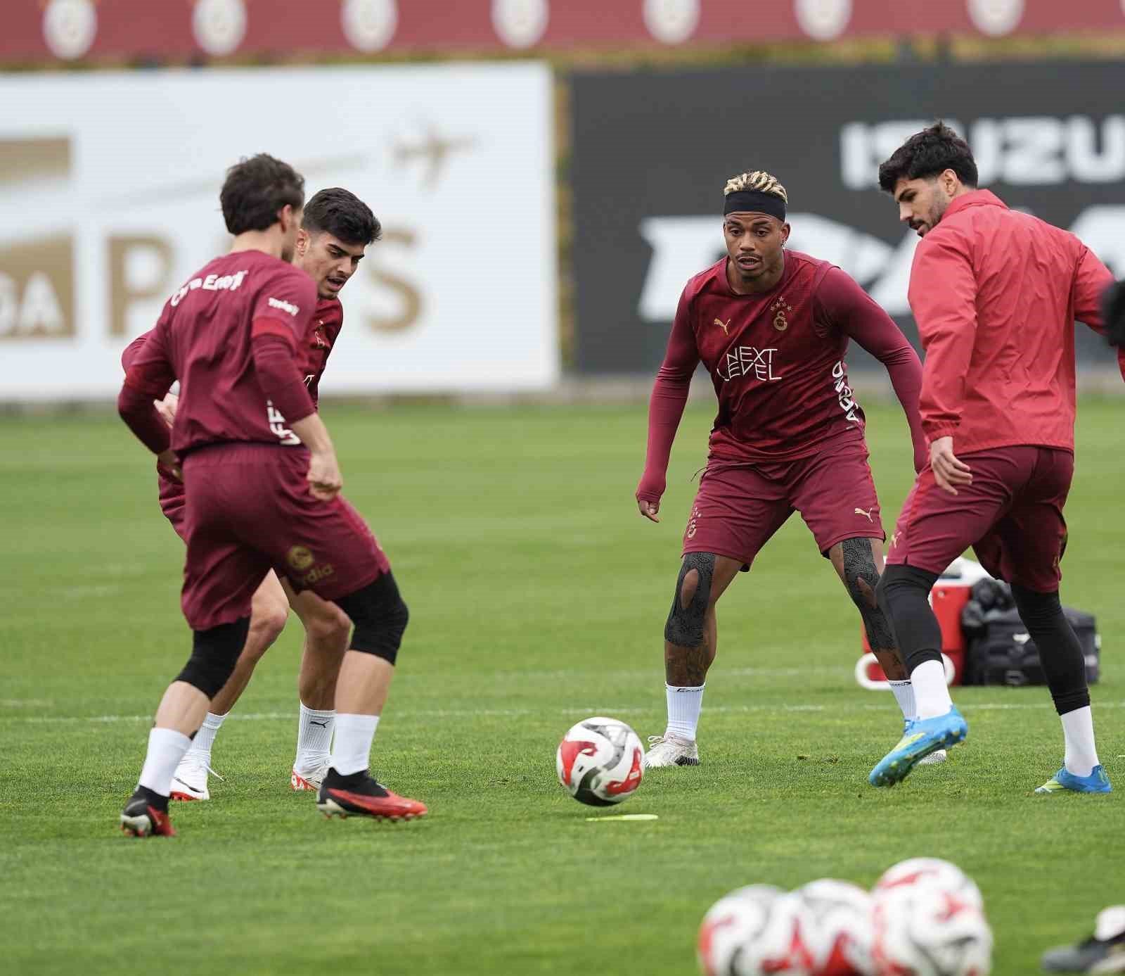 galatasaray-samsunspor-maci-hazirliklarini-surdurdu