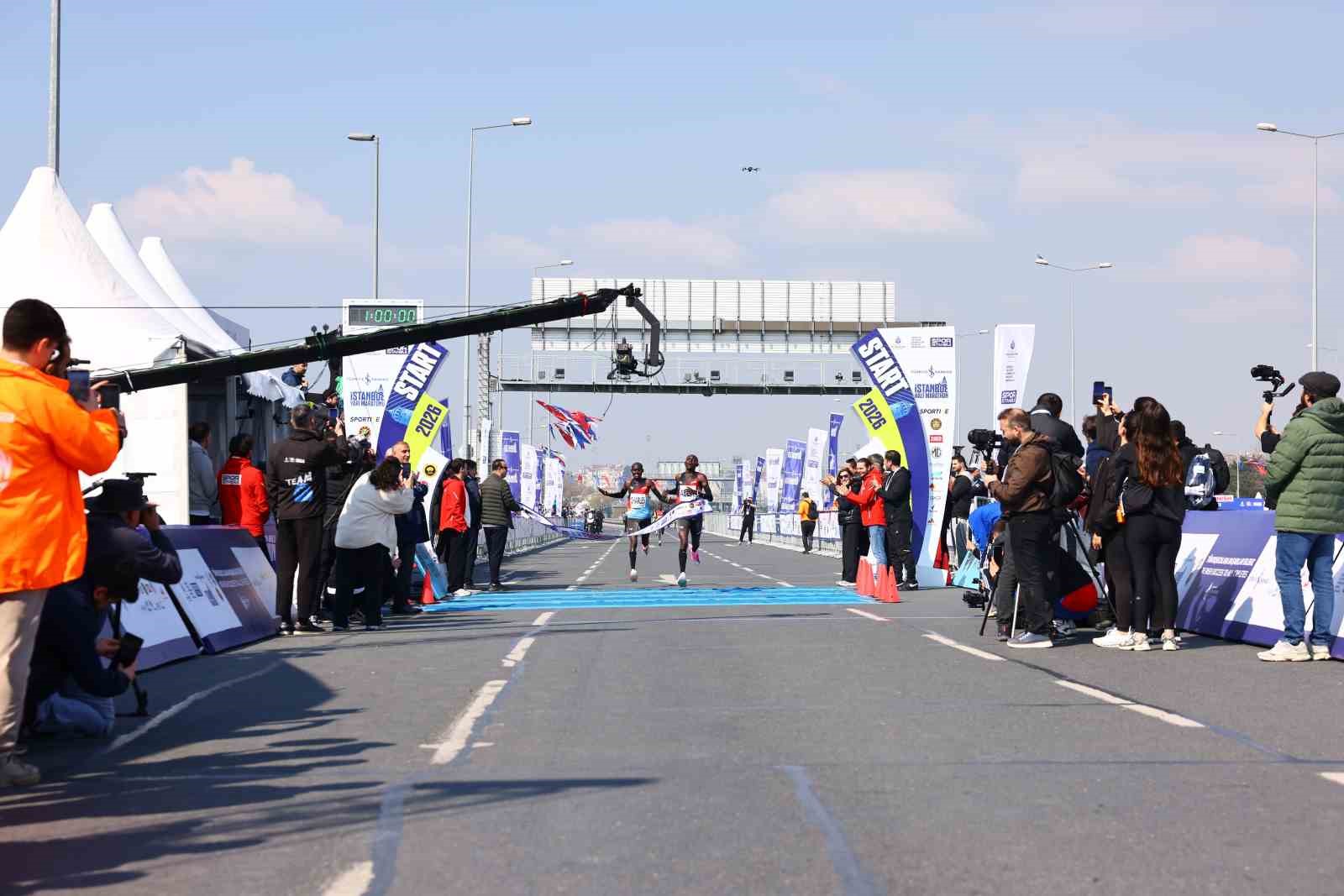istanbul-yari-maratonunu-erkeklerde-alex-matata-kadinlarda-purity-gitonga-kazandi