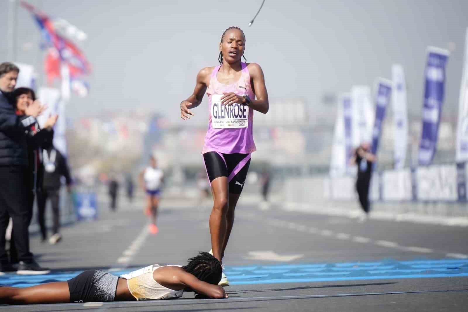 istanbul-yari-maratonunu-erkeklerde-alex-matata-kadinlarda-purity-gitonga-kazandi