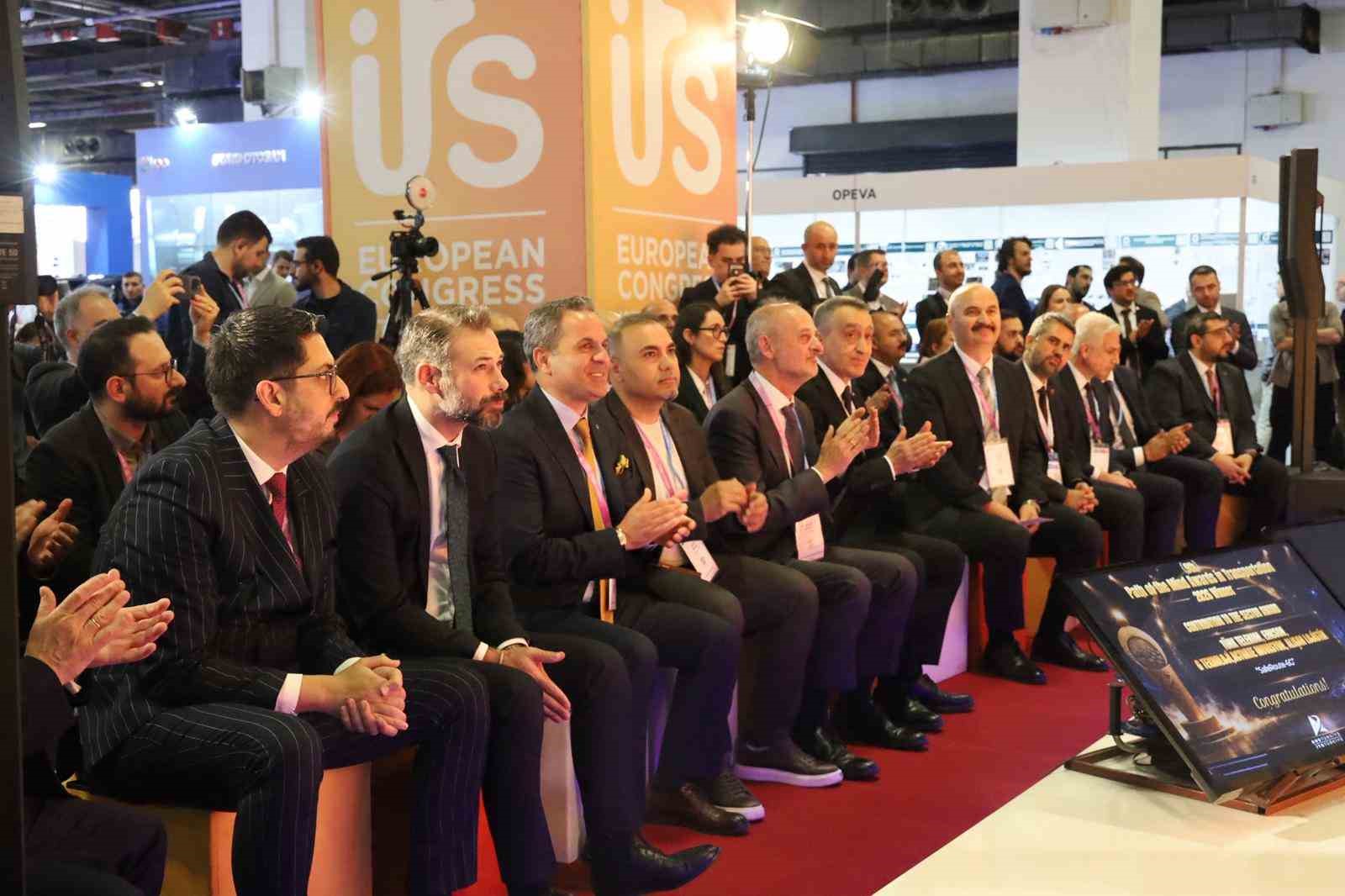 kocaelinin-dijital-ikiz-projesine-akilli-ulasim-odulu