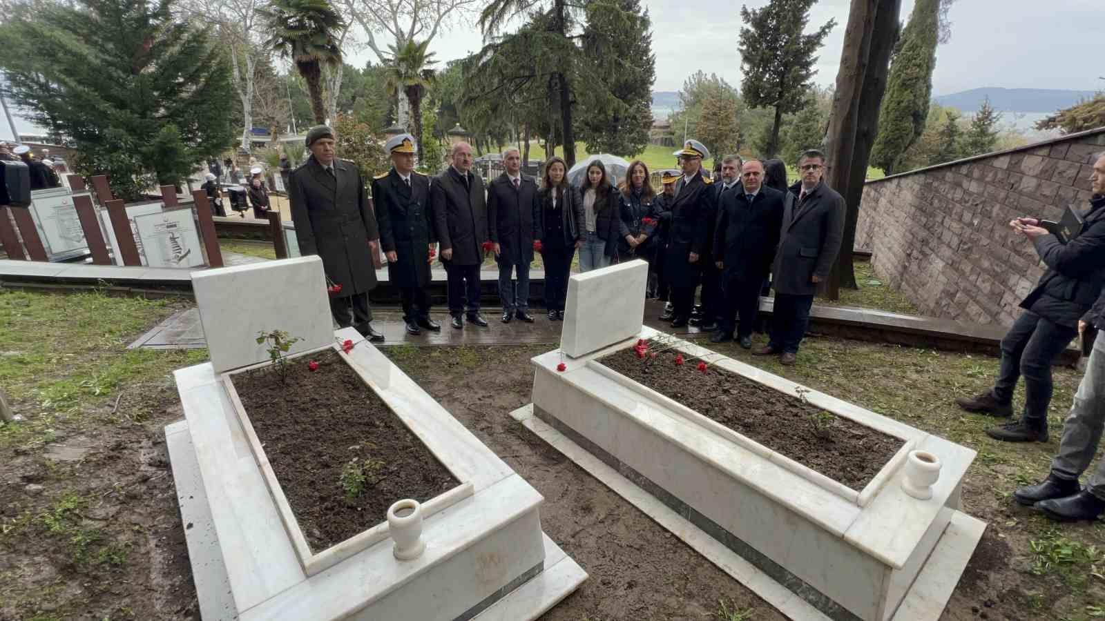 tcg-dumlupinar-denizaltisinda-sehit-olan-81-denizci-icin-anma-toreni-duzenlendi