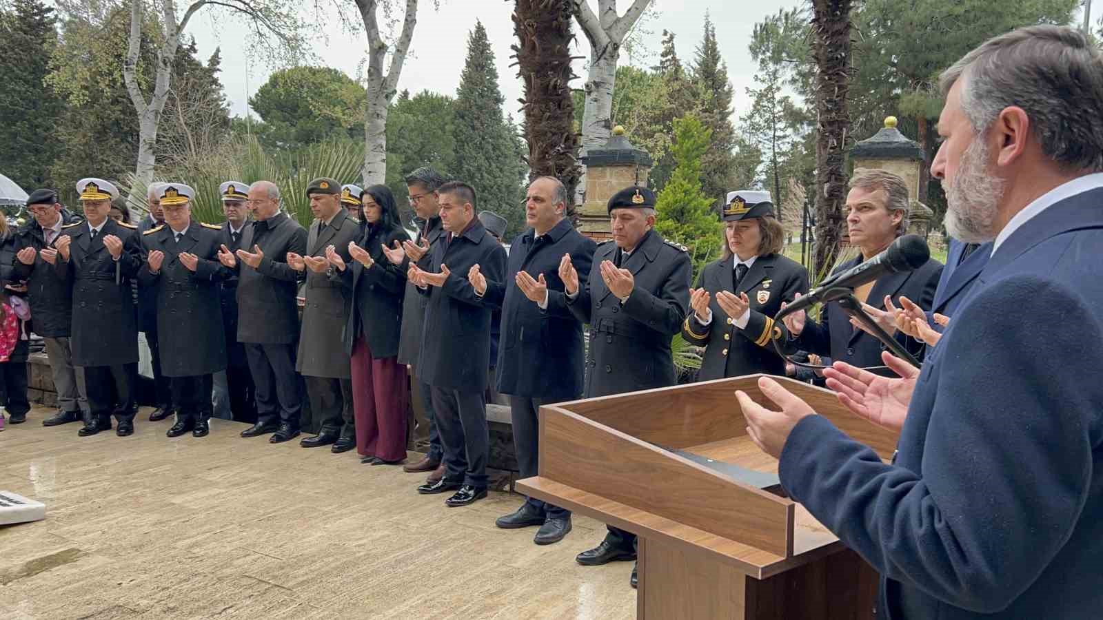tcg-dumlupinar-denizaltisinda-sehit-olan-81-denizci-icin-anma-toreni-duzenlendi