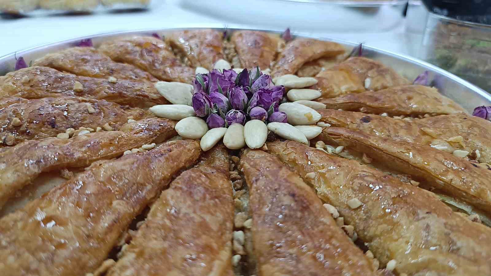 tekirdagda-32-cesit-yoresel-tatli-yaristi-tekirdagin-cografi-isaretli-hayrabolu-tatlisi-1-oldu