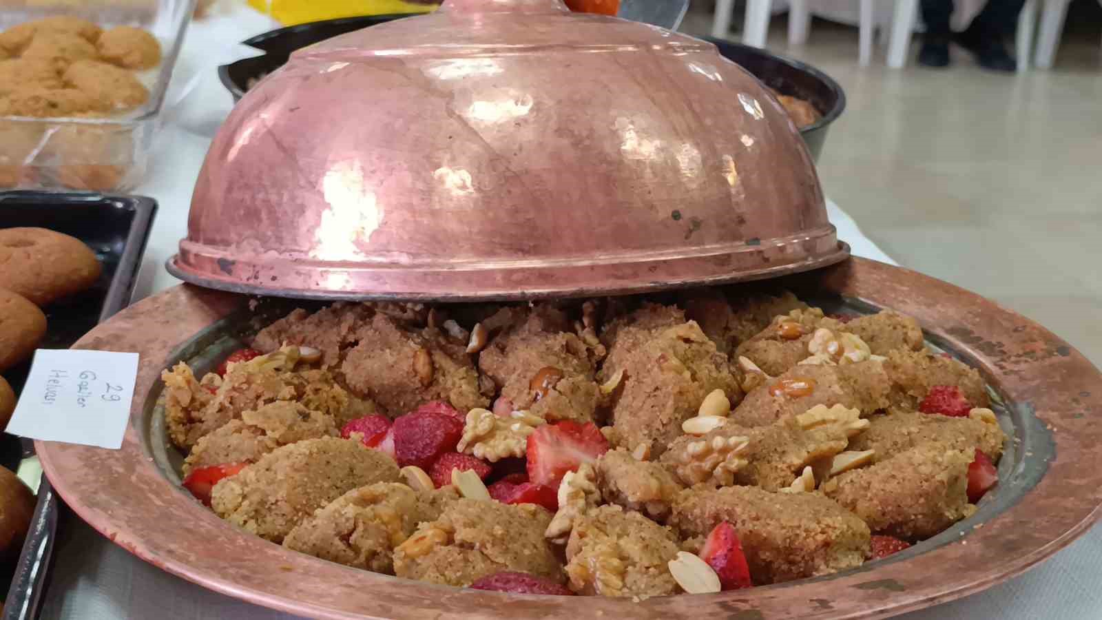 tekirdagda-32-cesit-yoresel-tatli-yaristi-tekirdagin-cografi-isaretli-hayrabolu-tatlisi-1-oldu