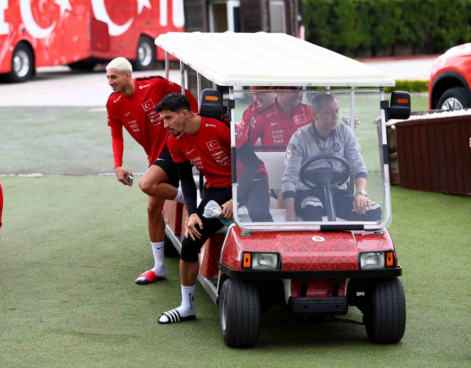 a-milli-futbol-takimi-kuzey-makedonya-maci-hazirliklarini-tamamladi