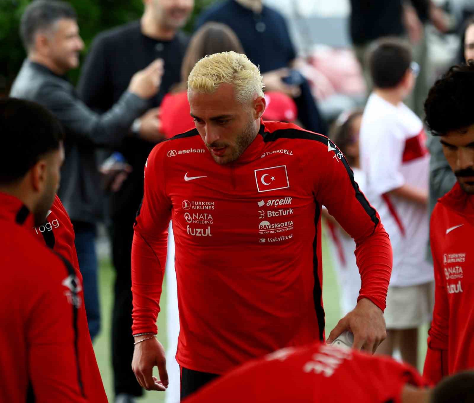 a-milli-futbol-takimi-kuzey-makedonya-maci-hazirliklarini-tamamladi