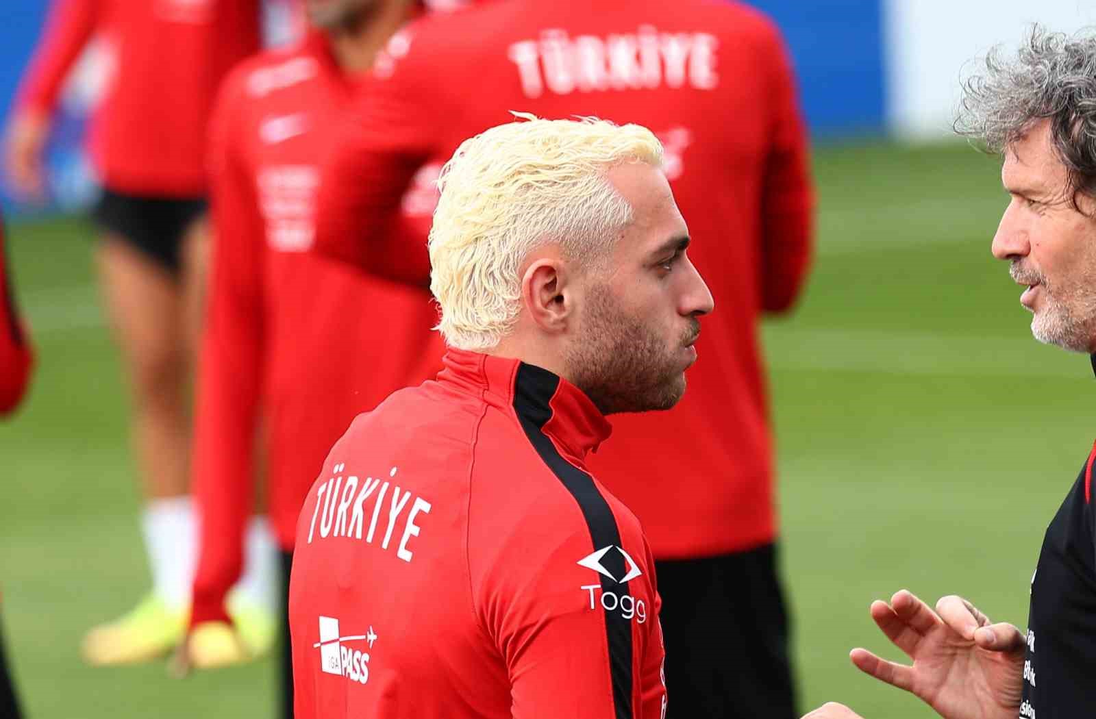 a-milli-futbol-takimi-kuzey-makedonya-maci-hazirliklarini-tamamladi