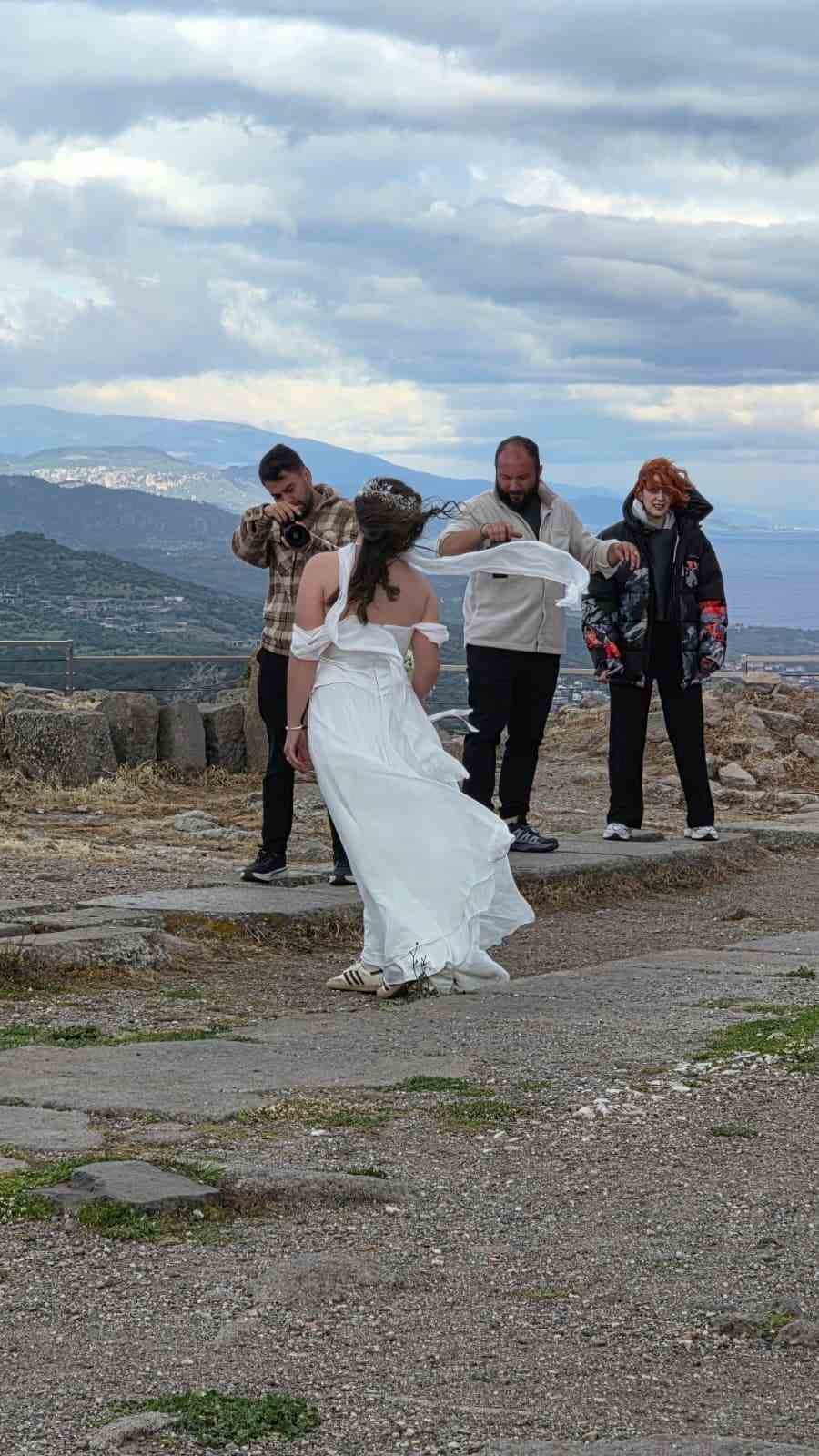 antik-kent-dugun-fotografi-cektirmek-isteyen-cifte-dogal-fotograf-studyosu-oldu