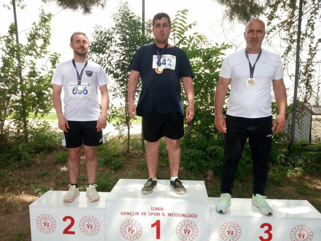 balikesirli-vetaran-sporcu-ogretmen-4-dalda-sampiyon-oldu