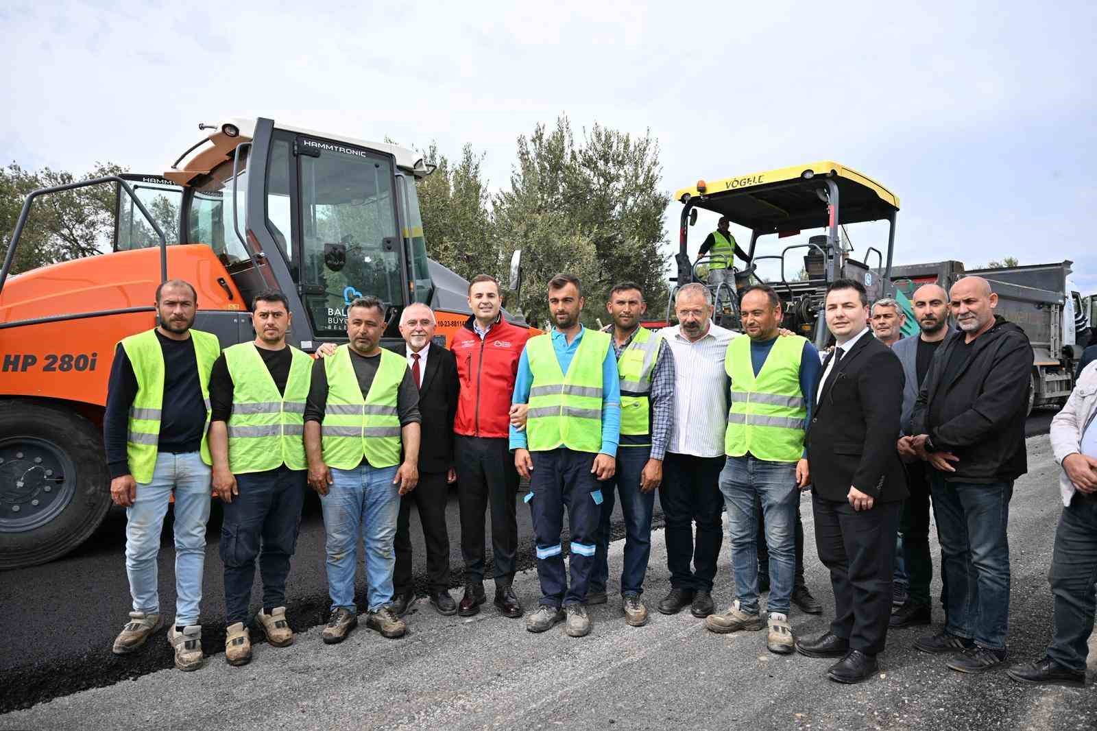 buyuksehir-yaz-kis-demeden-yol-calismalarina-devam-ediyor