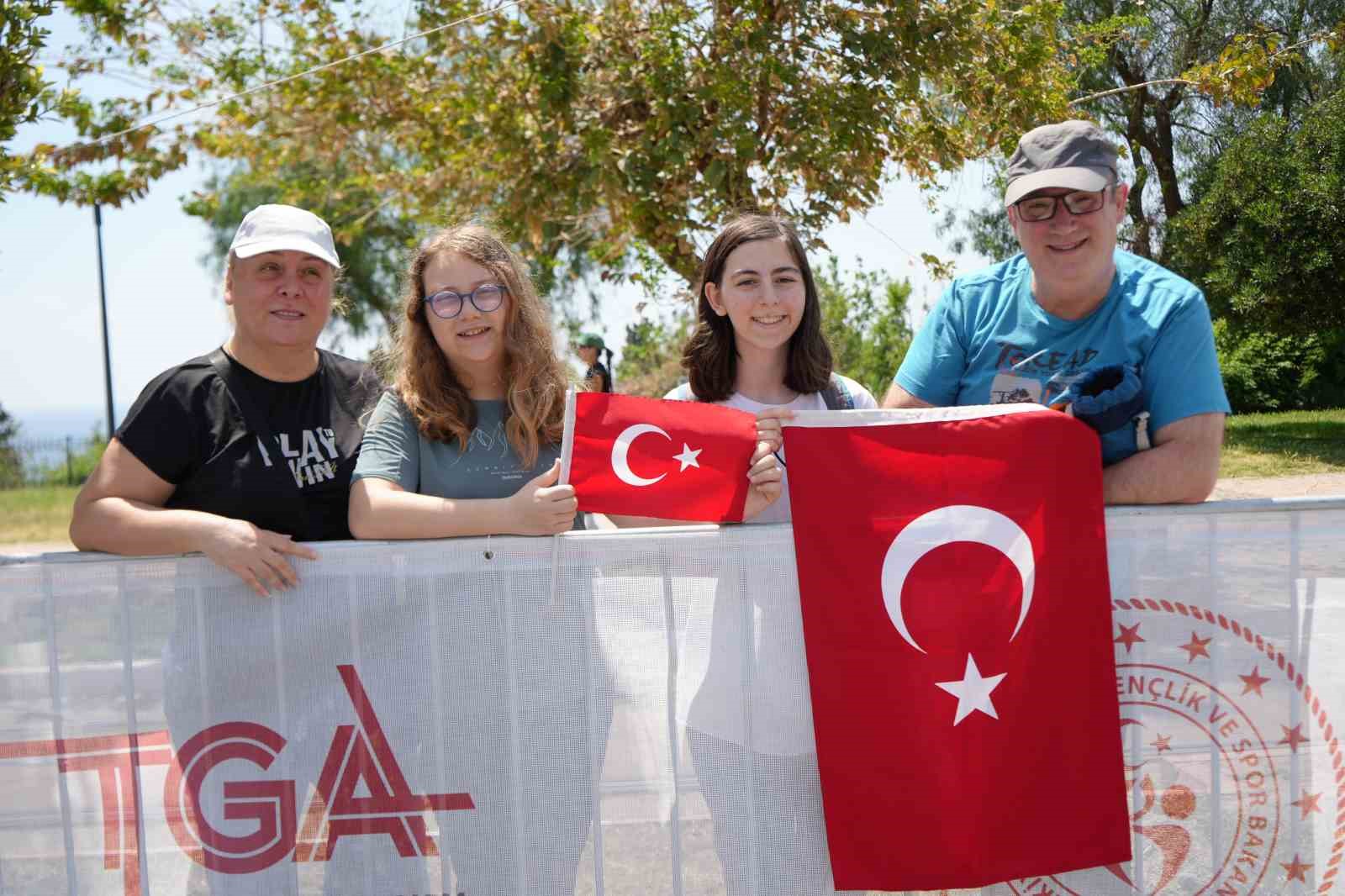 cumhurbaskanligi-turkiye-bisiklet-turunun-6-etabi-antalyadan-basladi