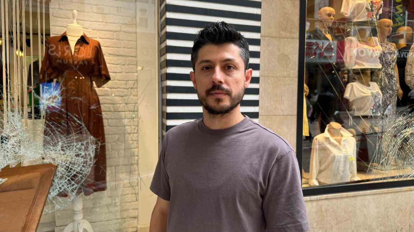 dukkanlarin-camini-boyle-kirdi-14-ayri-suc-kaydi-var