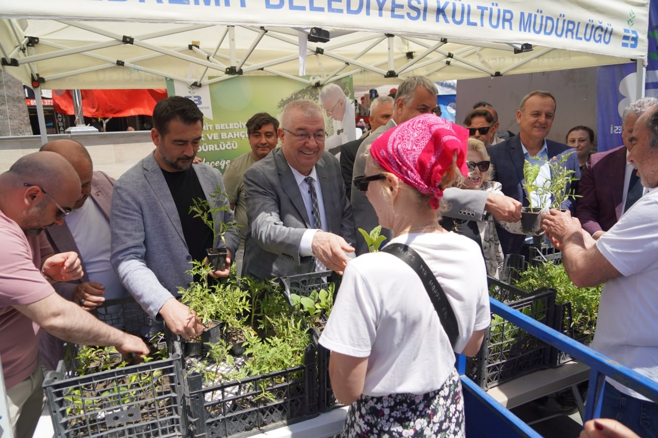edremit-belediyesinden-ucretsiz-ata-tohumu-fide-dagitimi