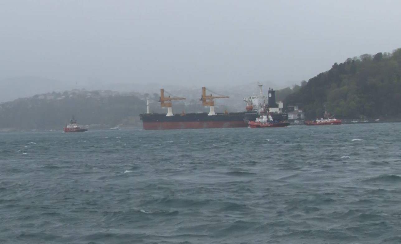istanbul-bogazinda-ariza-yapan-gemi-kurtarildi