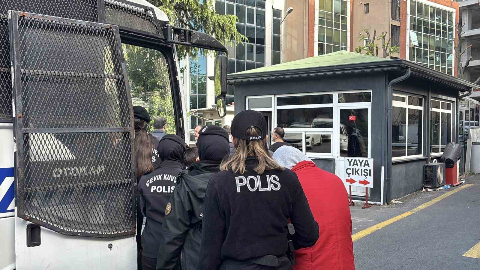 istanbul-merkezli-3-ilde-duzenlenen-change-oto-operasyonunda-gozaltina-alinan-16-supheli-adliyeye-sevk-edildi