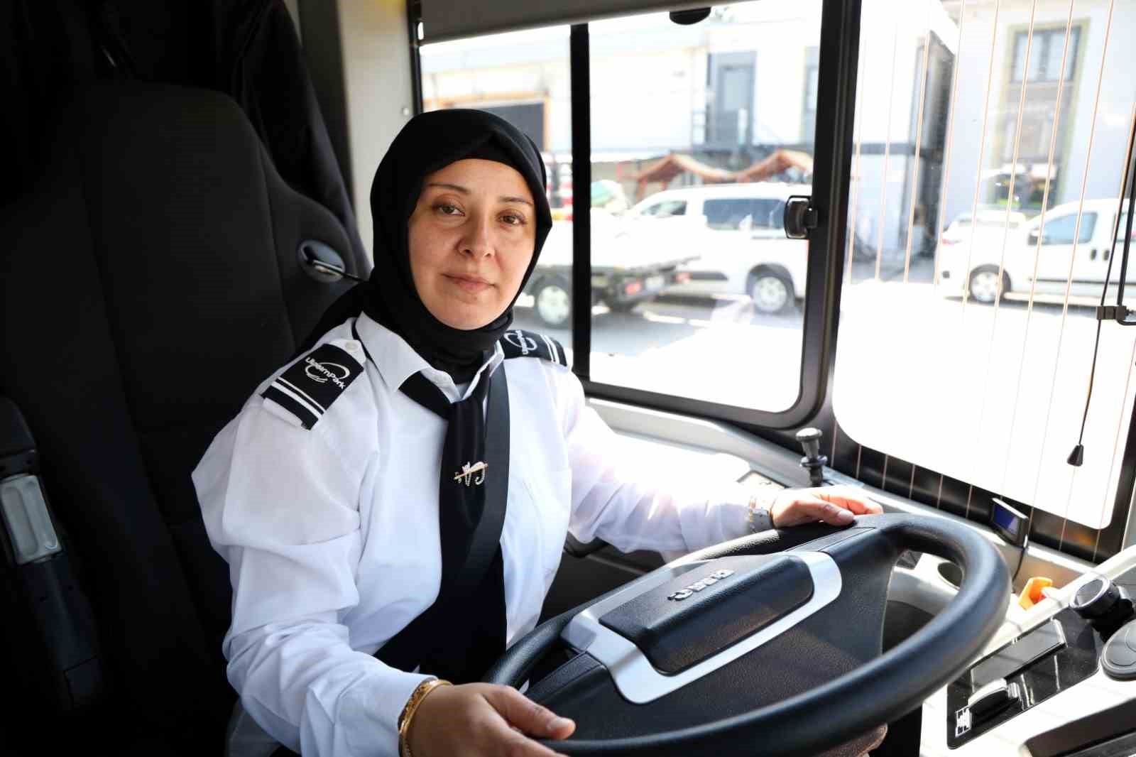 kocaelinin-otobus-soforu-anneleri-kentin-ulasim-yukunu-omuzluyor