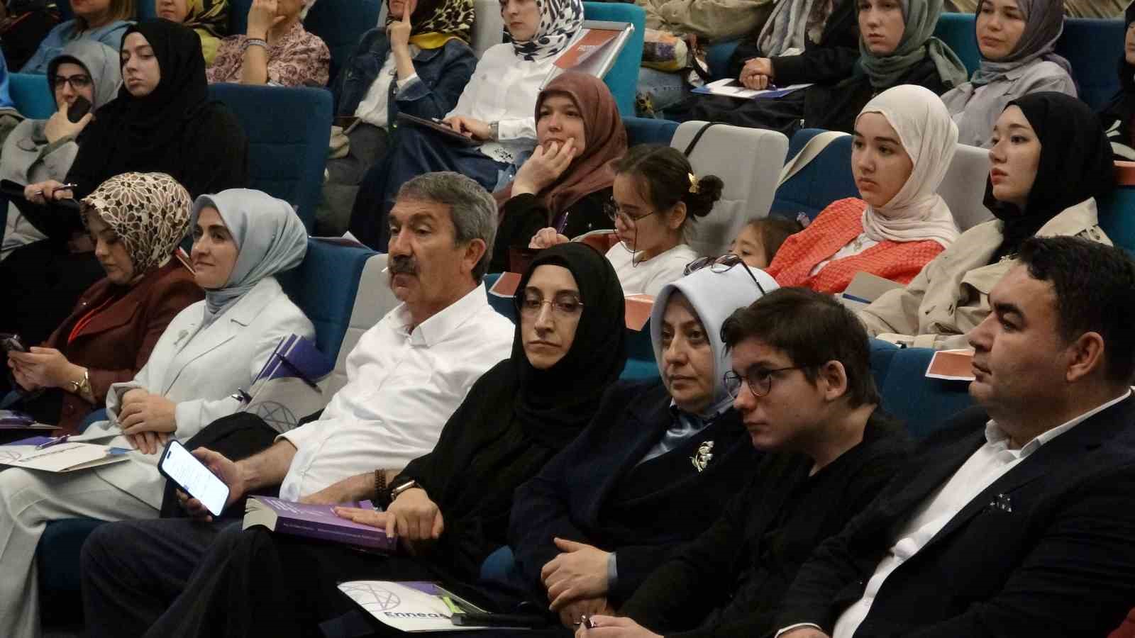 marmara-universitesinde-dikkat-ceken-sempozyum-insan-anlasilmadiginda-siddete-yoneliyor