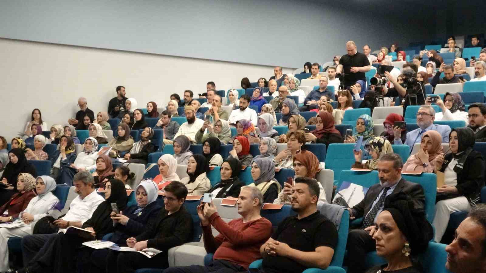 marmara-universitesinde-dikkat-ceken-sempozyum-insan-anlasilmadiginda-siddete-yoneliyor