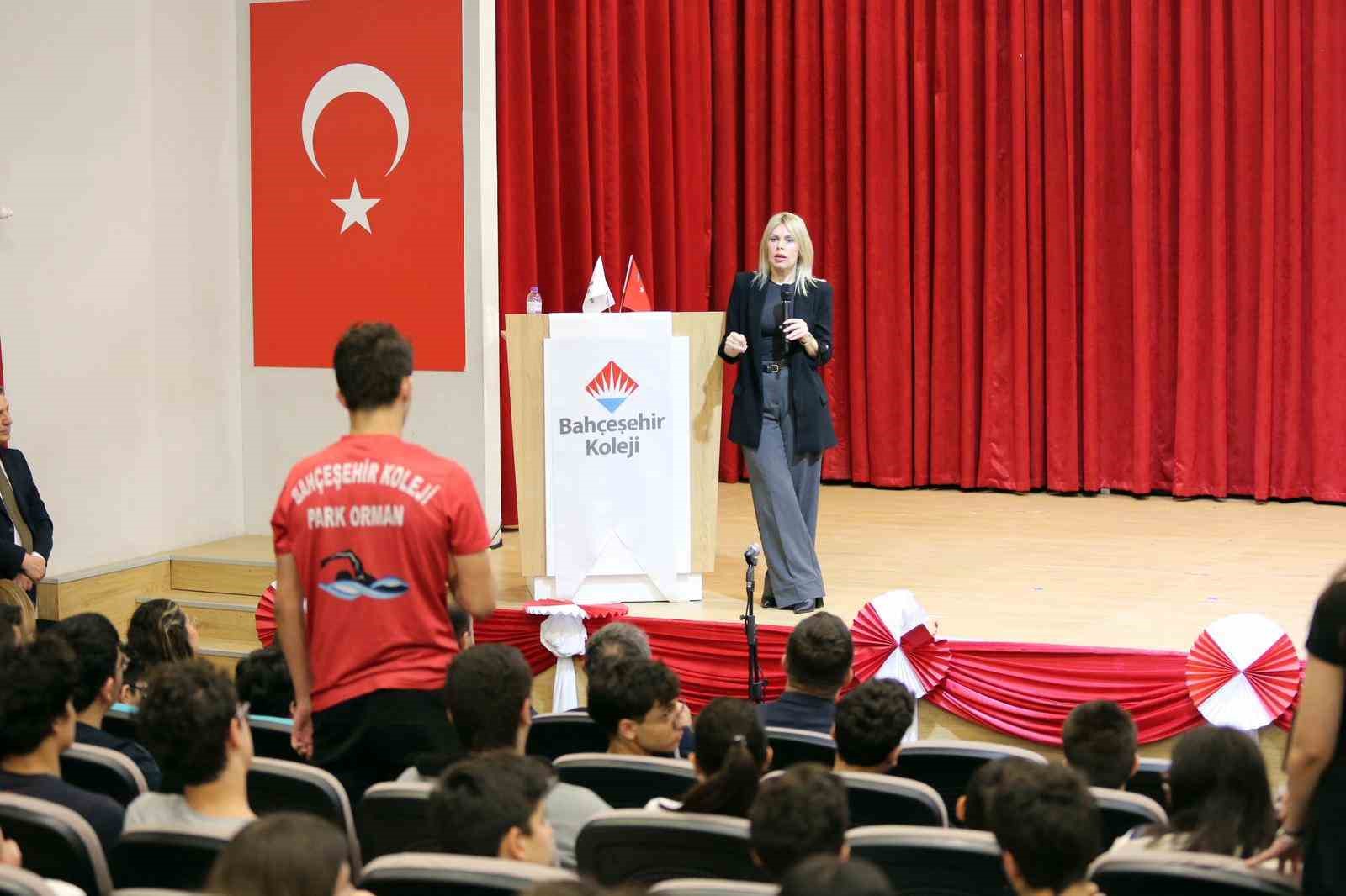 rektor-ozkandan-lise-ogrencileriyle-ufuk-acici-sohbet