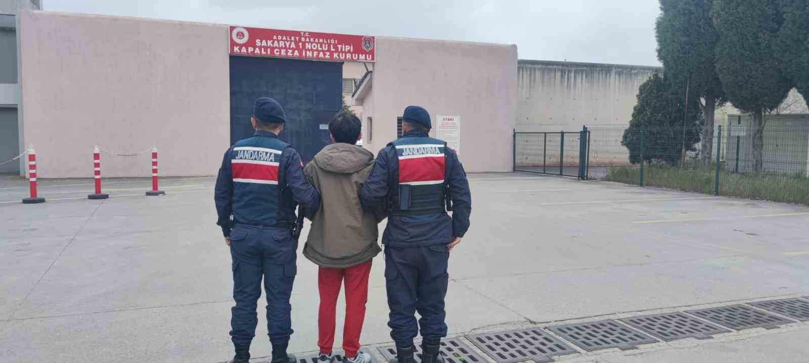 sakaryada-4-ilcede-uyusturucu-operasyonu-1-milyonluk-kokain-ele-gecirildi