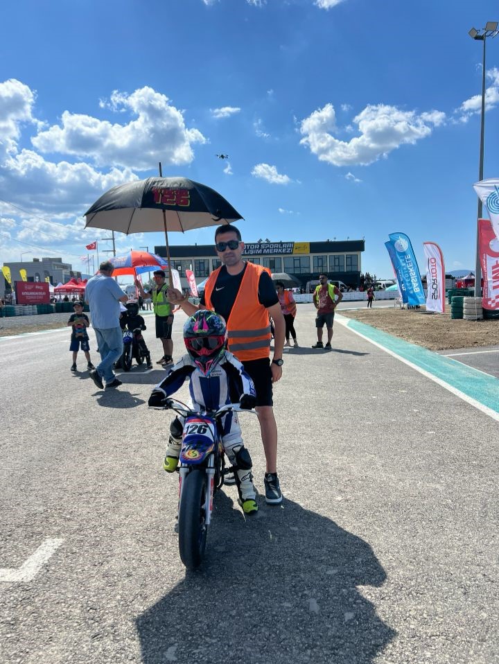 5-yasindaki-sporcu-turkiye-supermoto-sampiyonasinda-sampiyonluga-ulasti