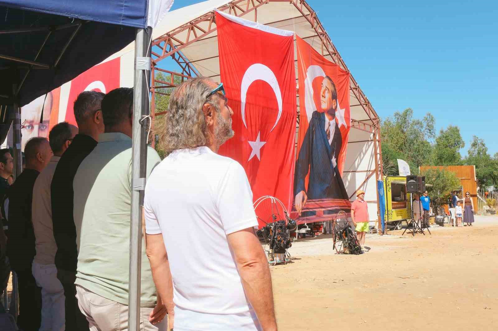 didimde-gokyuzu-rengarenk-oldu-havacilik-festivali-yogun-ilgi-gordu