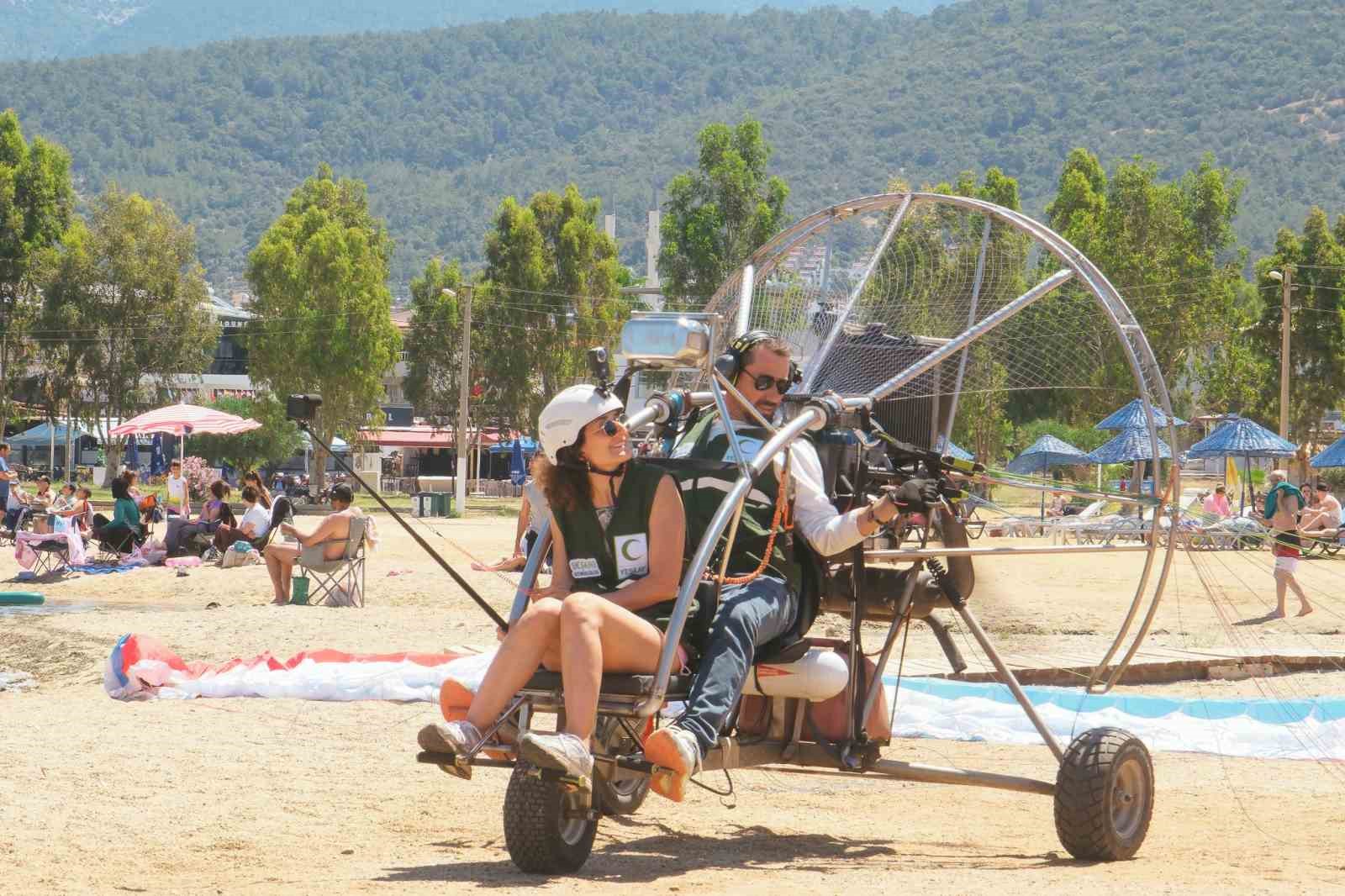 didimde-gokyuzu-rengarenk-oldu-havacilik-festivali-yogun-ilgi-gordu