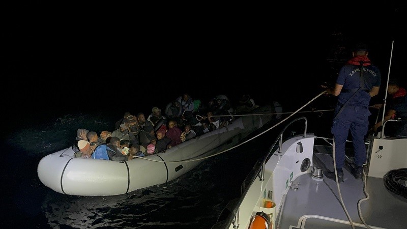 izmir-aciklarinda-gocmen-operasyonu-4u-cocuk-65-duzensiz-gocmen-yakalandi