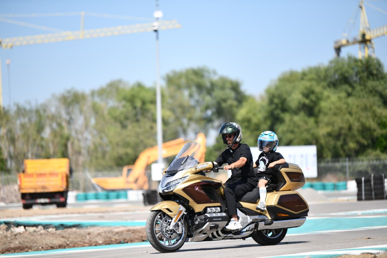 kenan-sofuoglu-basiskeledeki-yeni-pisti-oglu-zayn-ile-test-etti