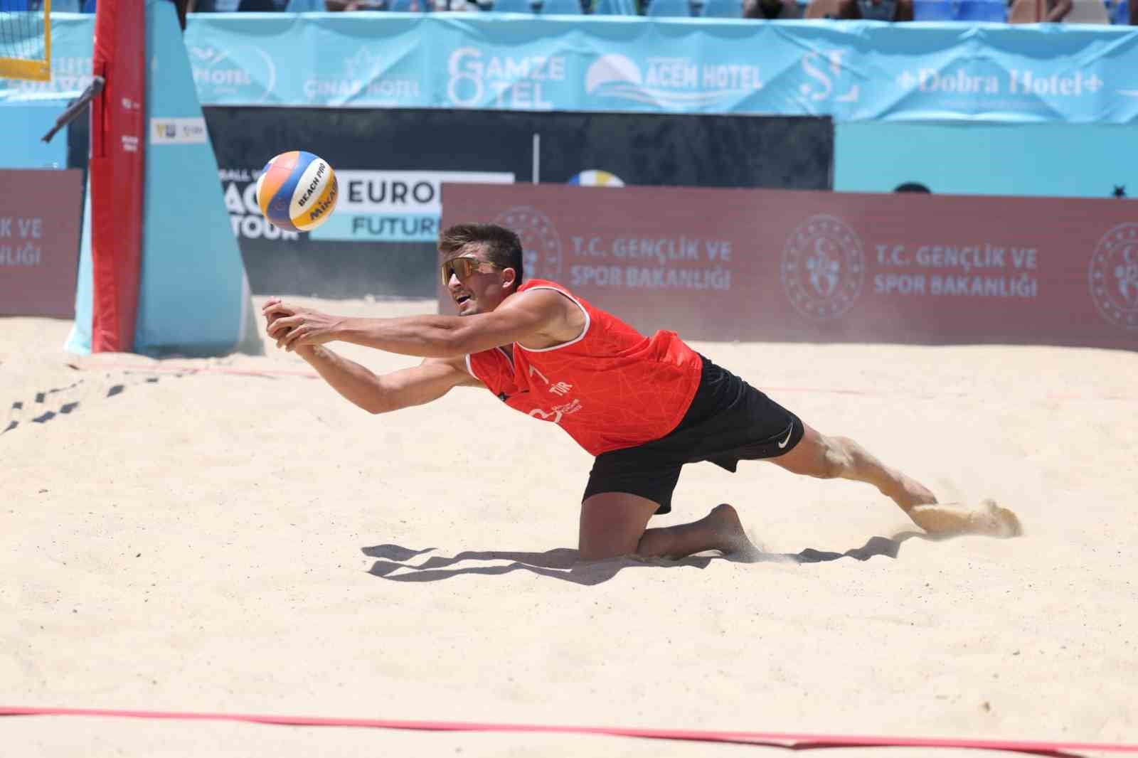 plaj-voleybolu-dunya-turunda-balikesir-etabi-sona-erdi