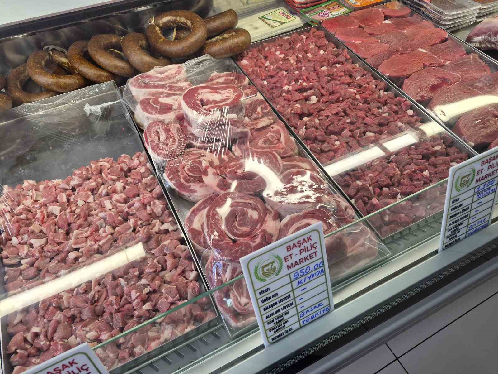 sicak-havalarda-kirmizi-et-ve-tavuk-tuketimine-dikkat