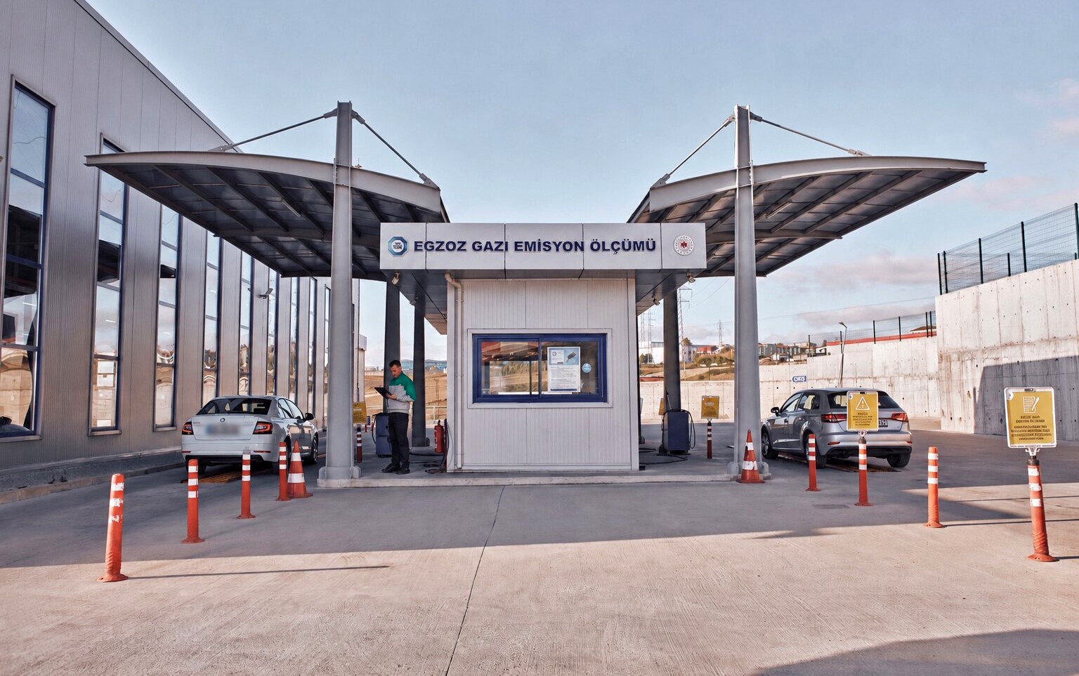 tuvturkten-arac-sahiplerine-egzoz-gazi-emisyon-olcumu-hatirlatmasi