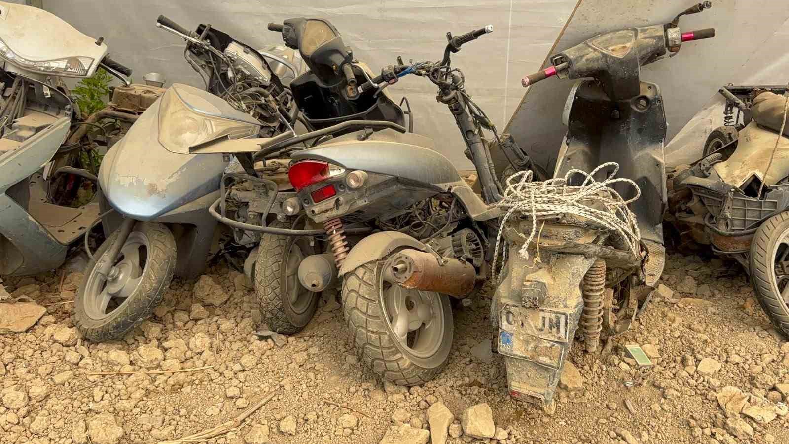 alev-alev-yanan-yer-motosiklet-serasi-cikti