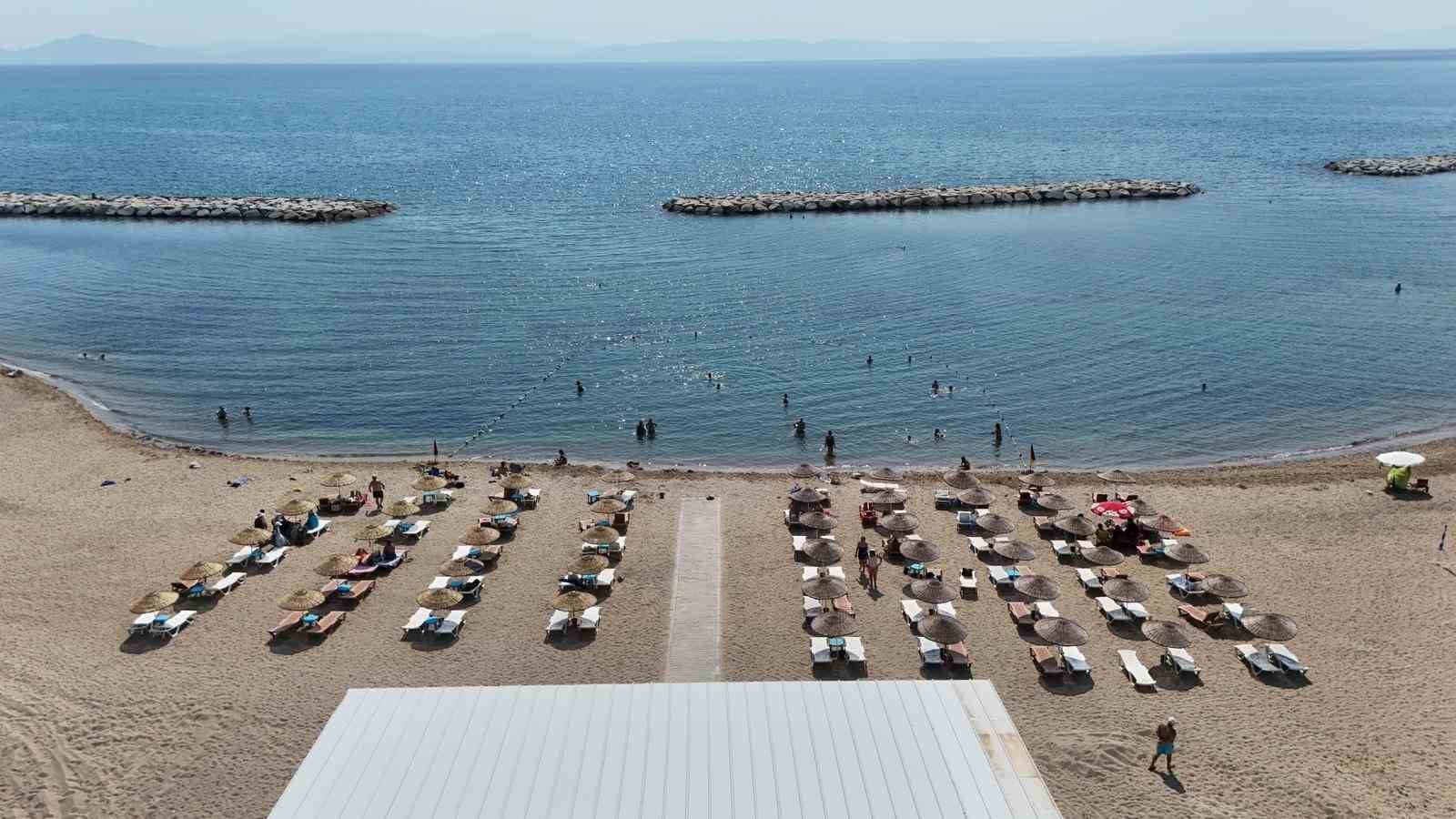 ayvalikta-yeni-kum-adasi-plaji-hizmete-acildi
