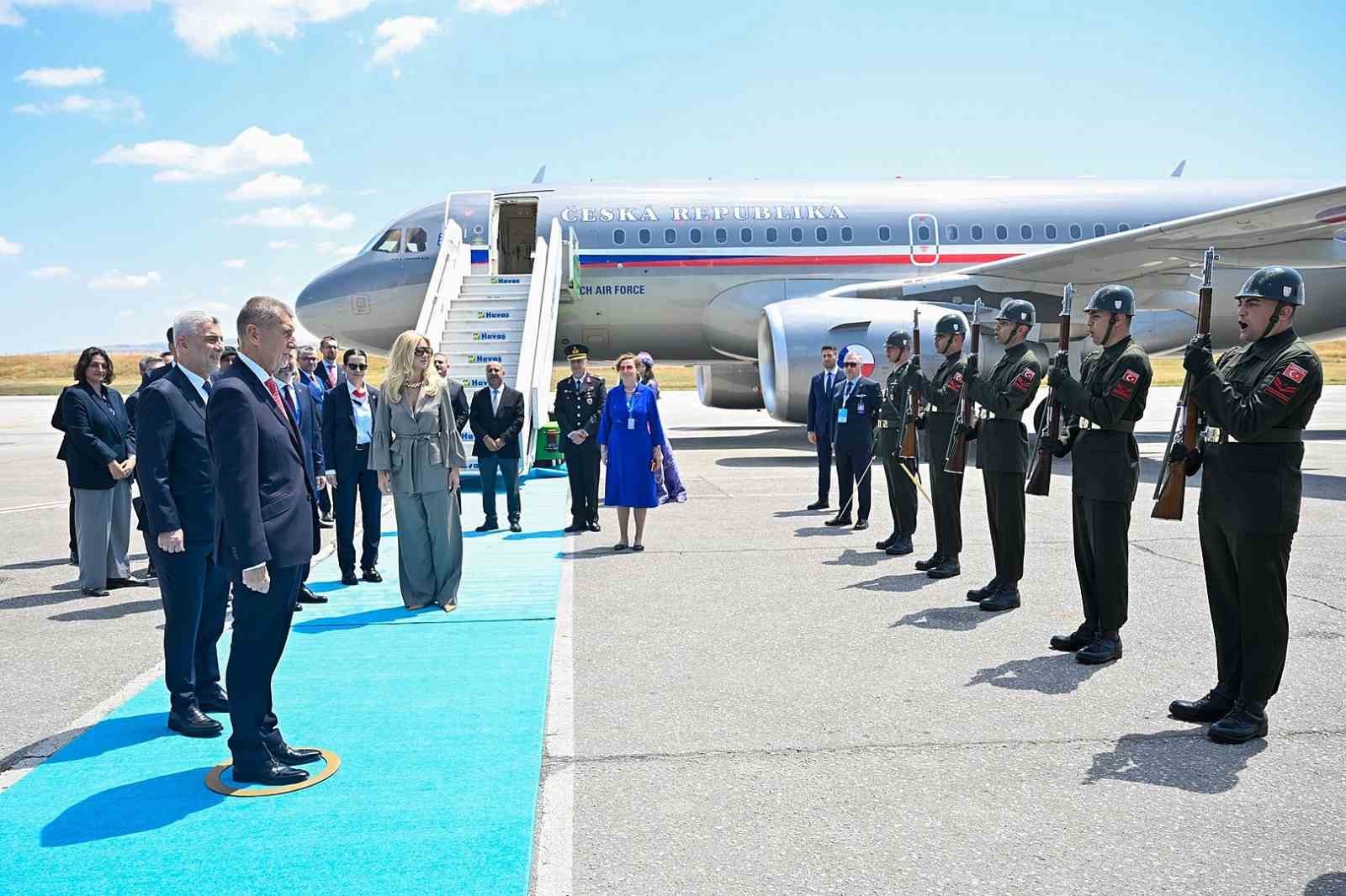 bakan-bolat-turkiye-ile-cekya-arasindaki-is-birligimizi-daha-da-ileri-tasimaya-yonelik-guclu-irademizi-surduruyoruz