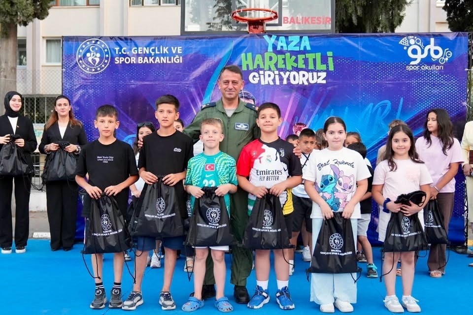 balikesirde-gencler-yaza-hareketli-giriyor