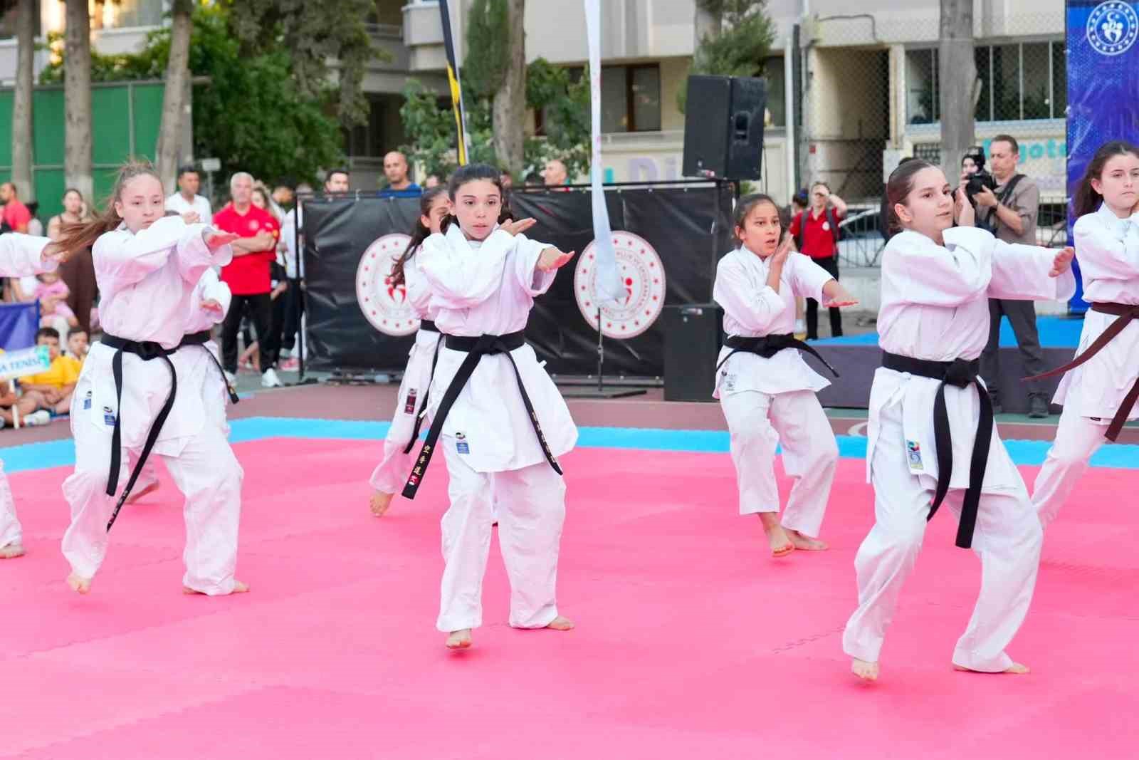balikesirde-gencler-yaza-hareketli-giriyor