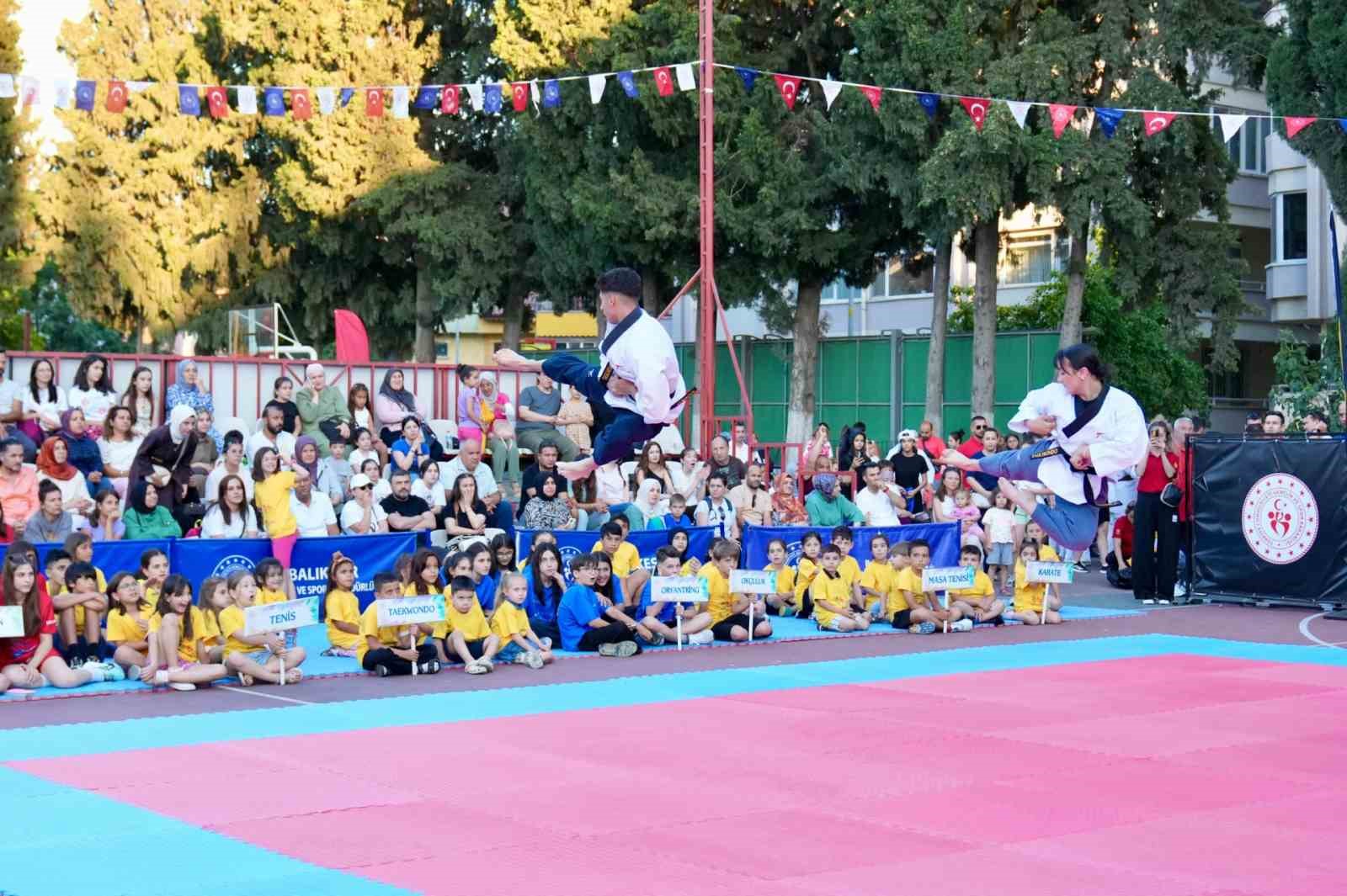 balikesirde-gencler-yaza-hareketli-giriyor