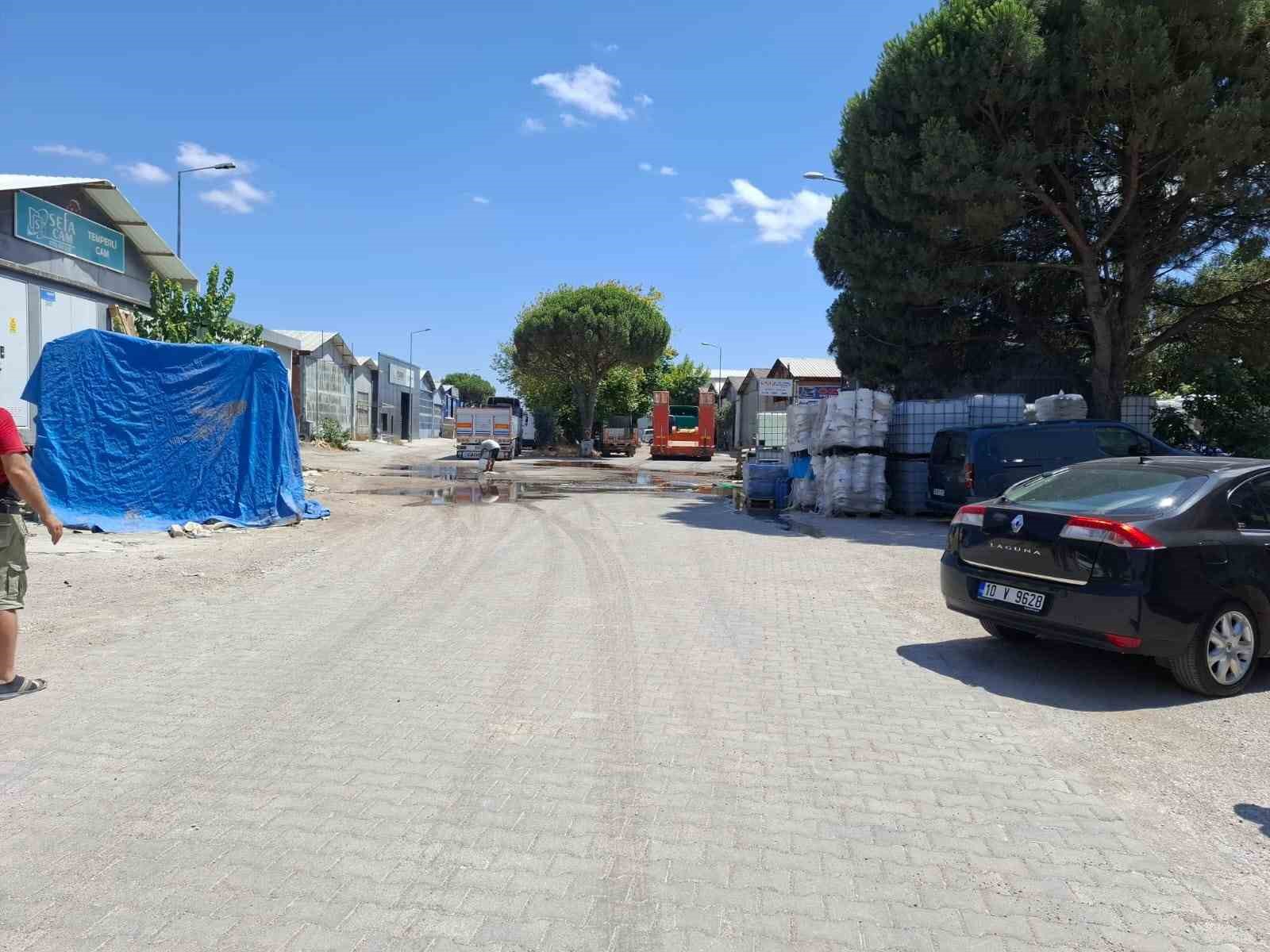 balikesirde-yere-dokulen-kimyasal-madde-panige-neden-oldu