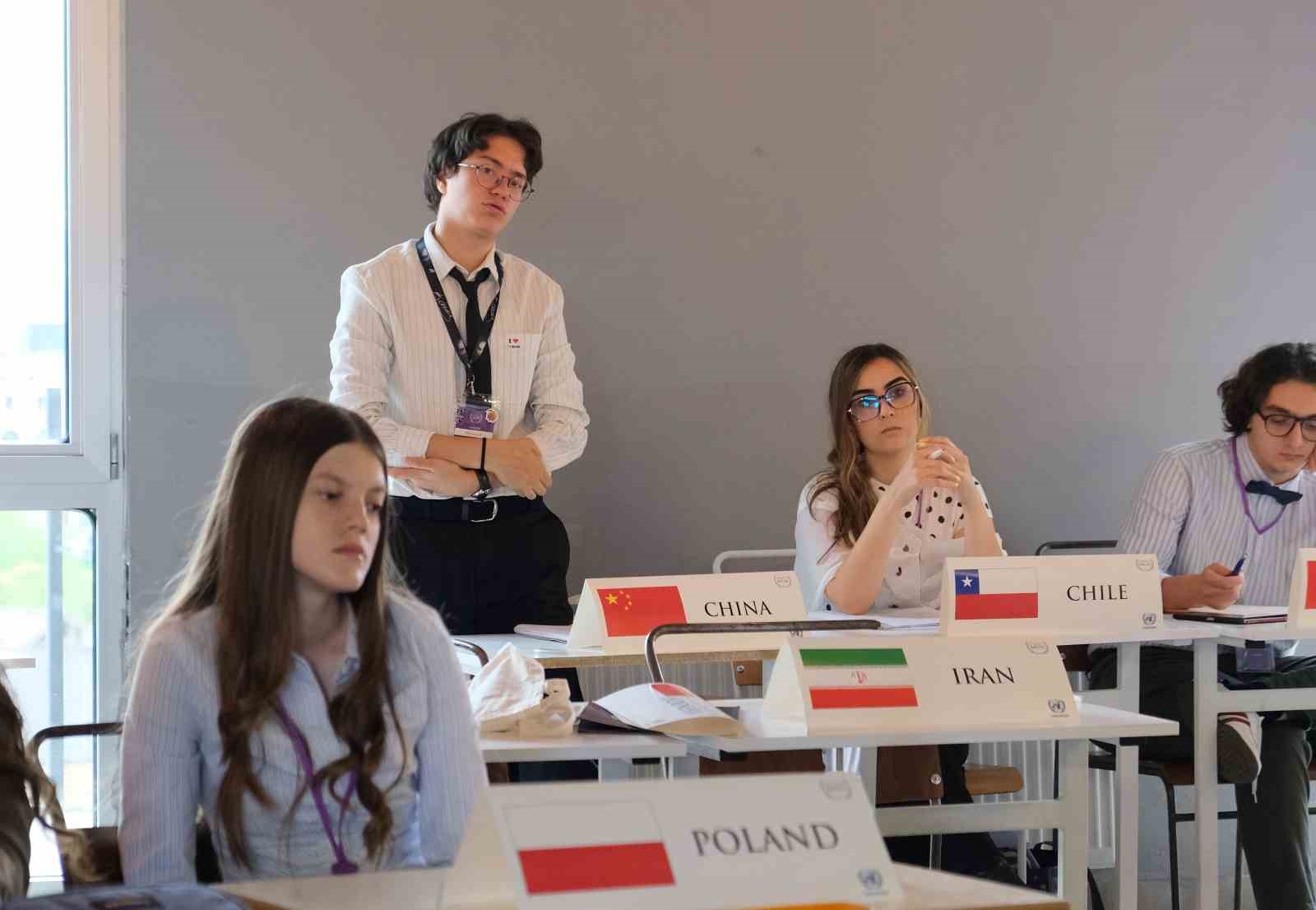 bursanin-genc-diplomatlari-sahinkaya-mun26-konferansinda-bulustu