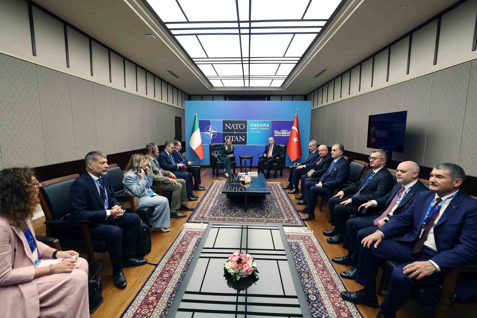 cumhurbaskani-erdogan-italya-basbakani-meloni-ile-bir-araya-geldi