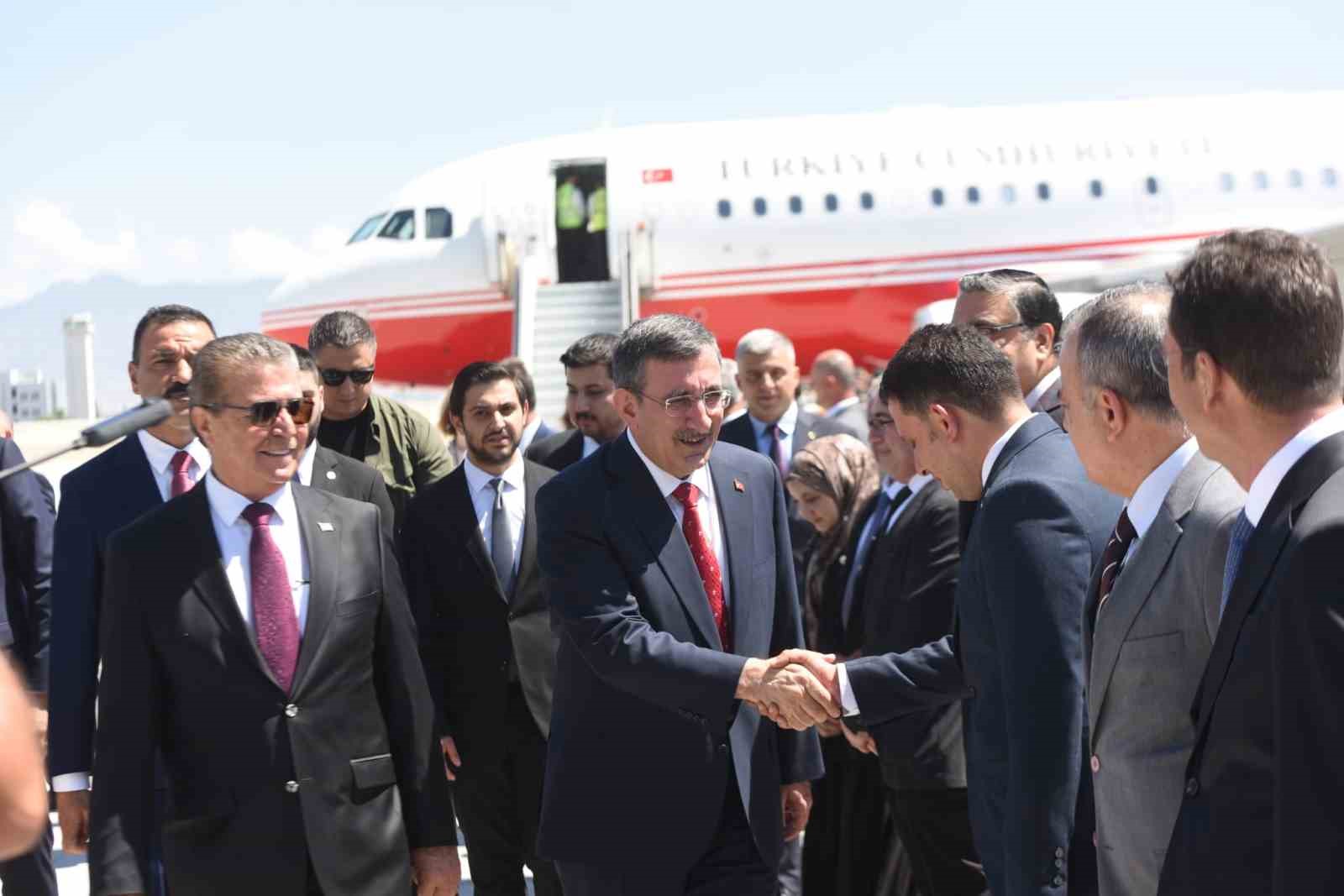cumhurbaskani-yardimcisi-cevdet-yilmaz-kktcde