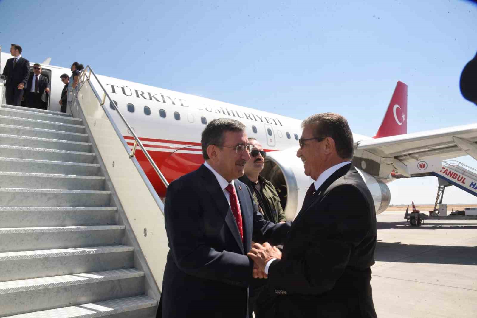 cumhurbaskani-yardimcisi-cevdet-yilmaz-kktcde