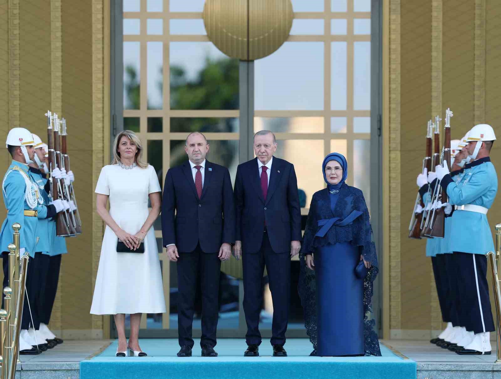 devlet-ve-hukumet-baskanlari-ile-esleri-onuruna-cumhurbaskanligi-kulliyesinde-resepsiyon-verildi