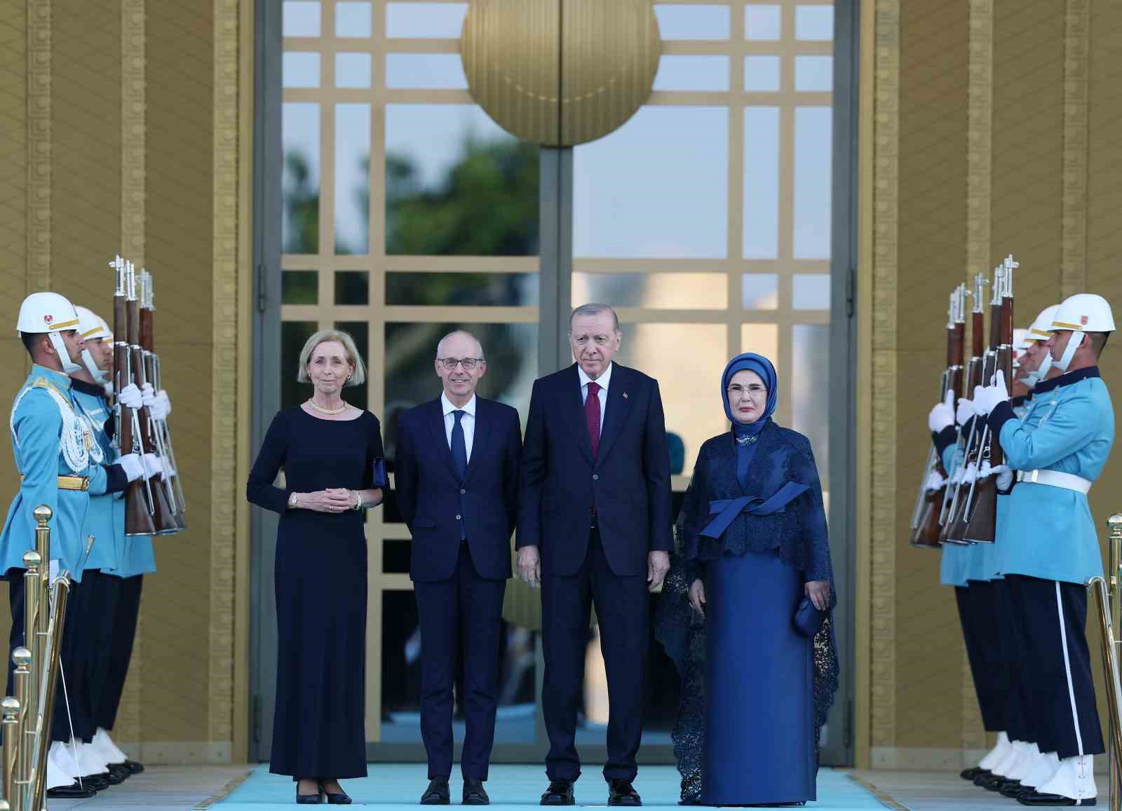 devlet-ve-hukumet-baskanlari-ile-esleri-onuruna-cumhurbaskanligi-kulliyesinde-resepsiyon-verildi