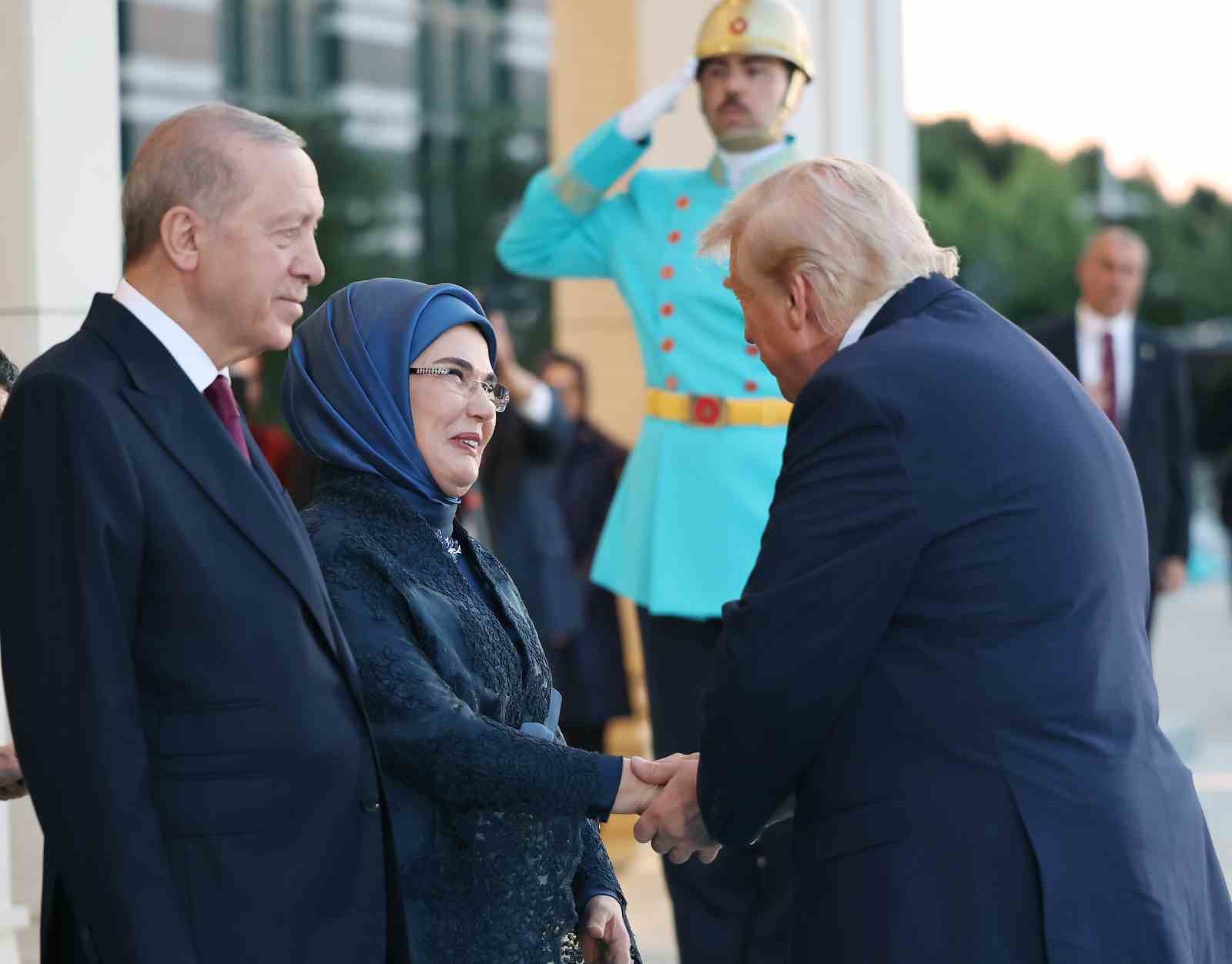 devlet-ve-hukumet-baskanlari-ile-esleri-onuruna-cumhurbaskanligi-kulliyesinde-resepsiyon-verildi