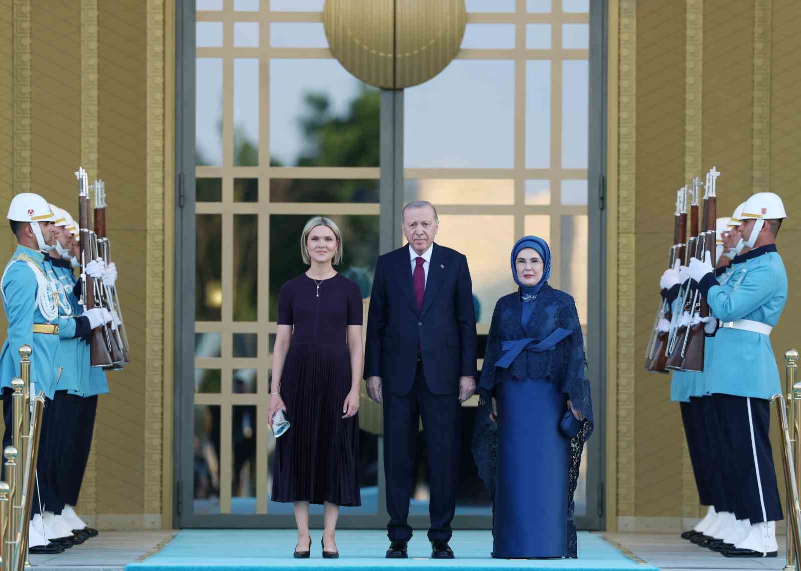 devlet-ve-hukumet-baskanlari-ile-esleri-onuruna-cumhurbaskanligi-kulliyesinde-resepsiyon-verildi