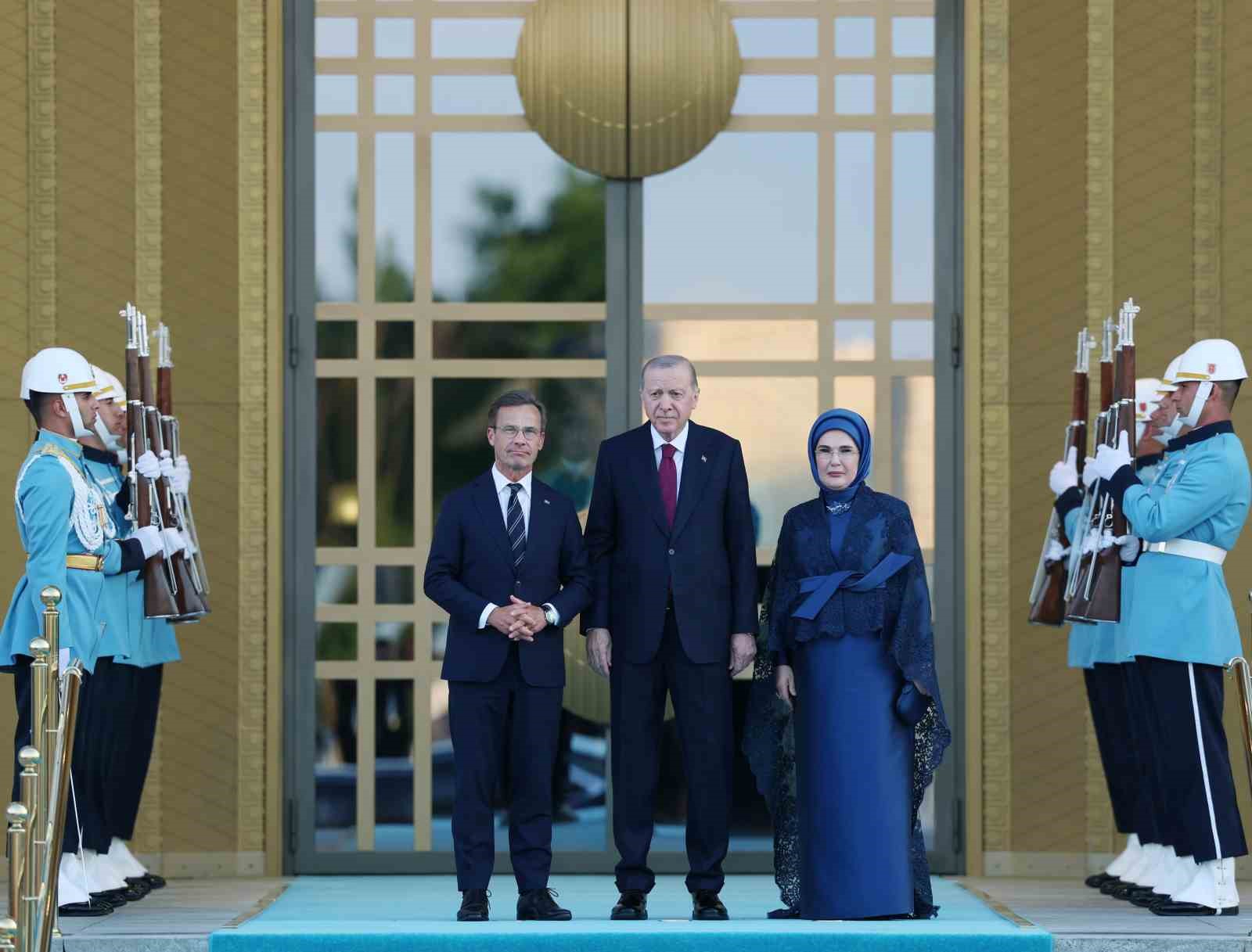 devlet-ve-hukumet-baskanlari-ile-esleri-onuruna-cumhurbaskanligi-kulliyesinde-resepsiyon-verildi