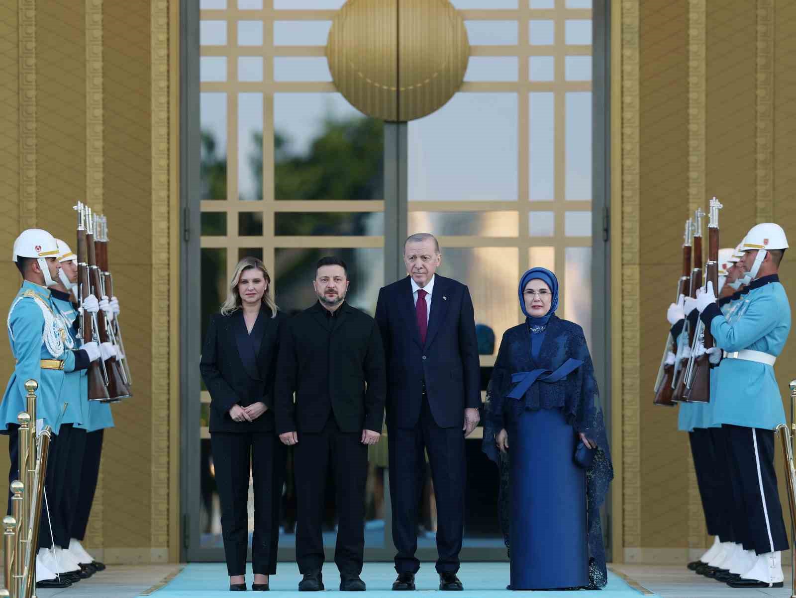 devlet-ve-hukumet-baskanlari-ile-esleri-onuruna-cumhurbaskanligi-kulliyesinde-resepsiyon-verildi