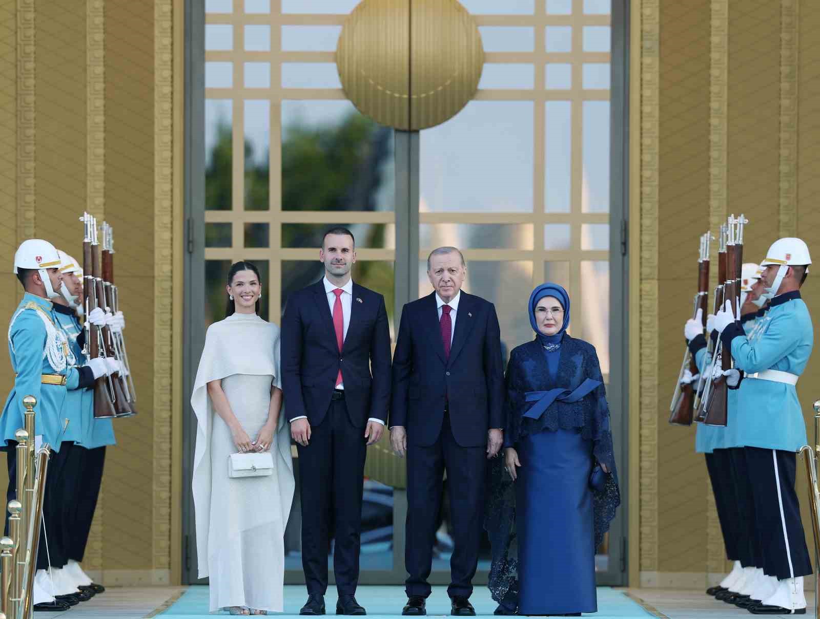 devlet-ve-hukumet-baskanlari-ile-esleri-onuruna-cumhurbaskanligi-kulliyesinde-resepsiyon-verildi